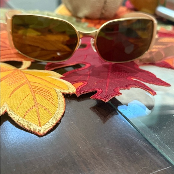 CHANEL beige gold color y2k women's Designer Sunglasses 4115 - Picture 2 of 6